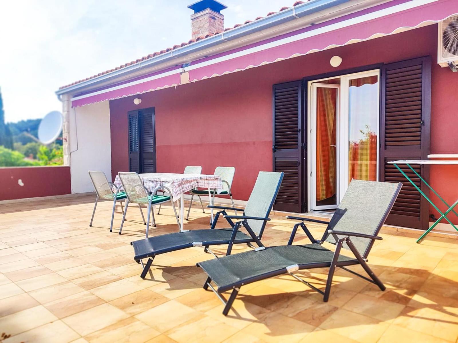 Apartman Damir Сумартин Экстерьер фото