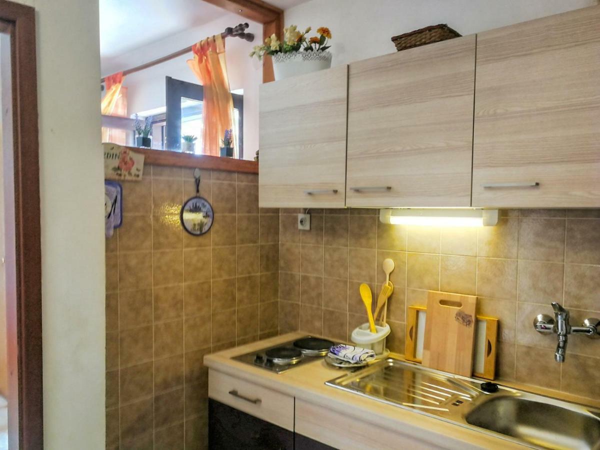 Apartman Damir Сумартин Экстерьер фото